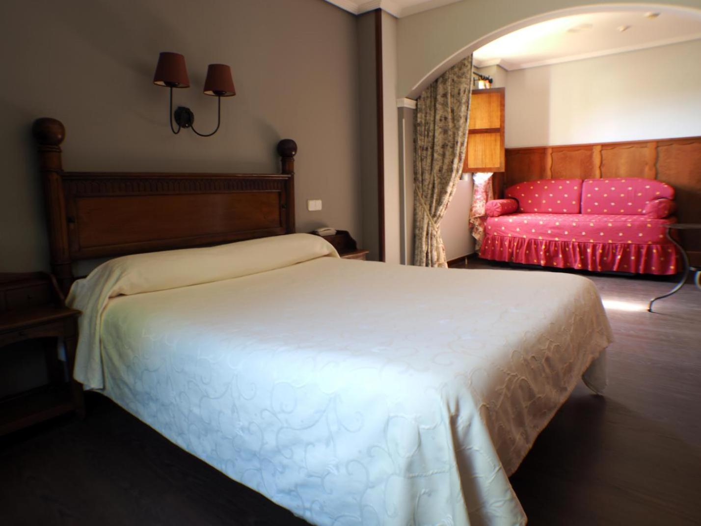 Hotel Comillas Eksteriør bilde