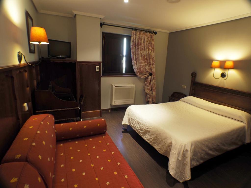 Hotel Comillas Eksteriør bilde